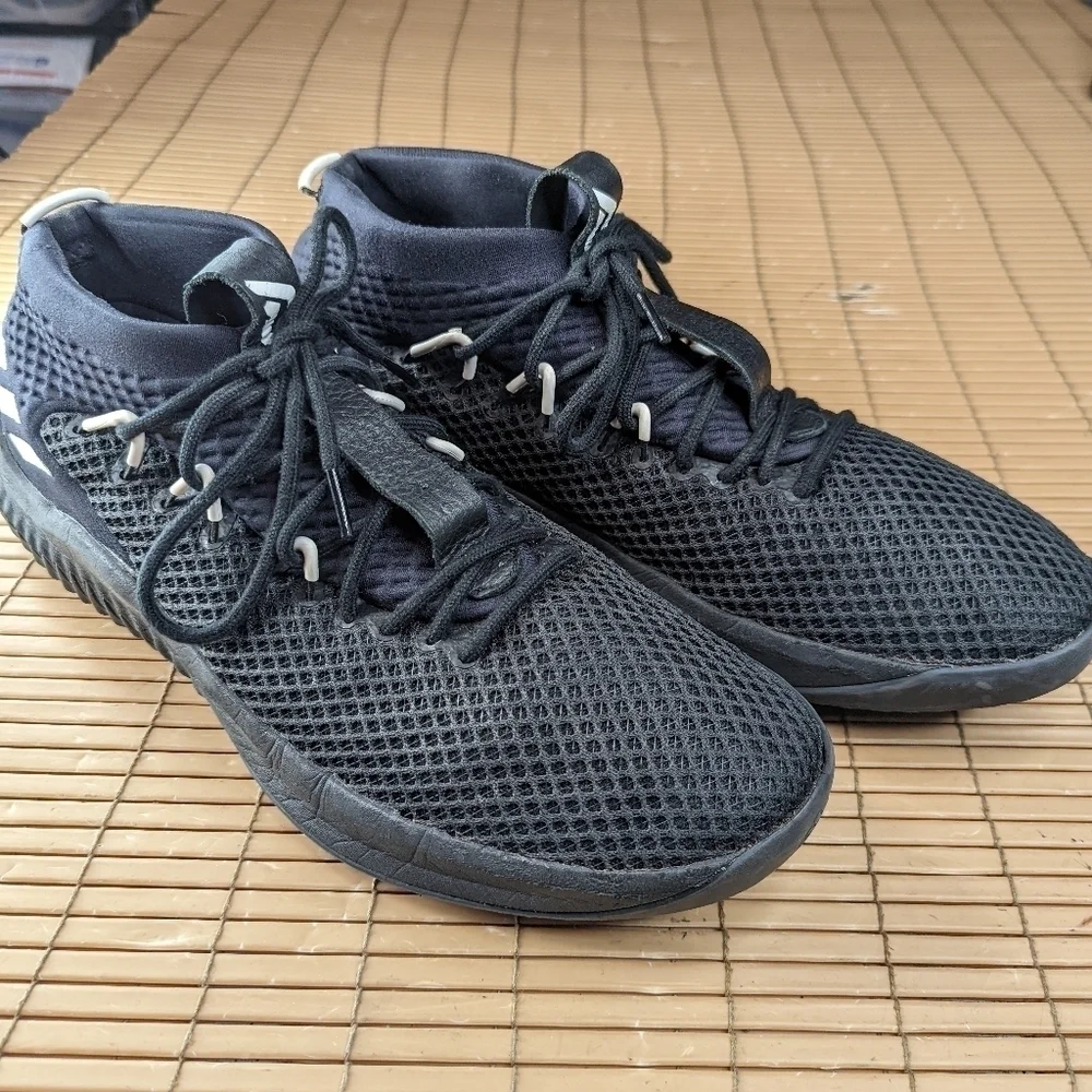Adidas Mens size 14 Basketball Shoes Black Damian Lillard YKWTII  .
